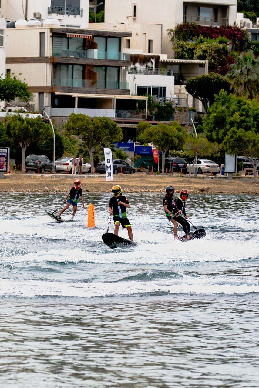 Bodrum’da Adrenalin Dolu Başlangıç: Motosurf Yarışları Nefes Kesti 2